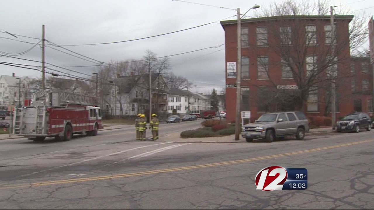 Gas leak forces evacuations - YouTube