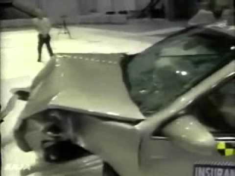 59 IIHS Crash Test 1993 1994 1995 Ford Taurus Shorts