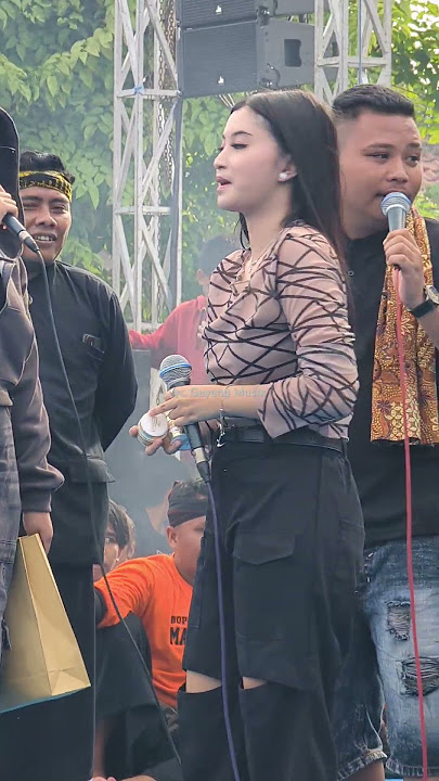Niken Salindry bareng Cantika Davinca main jaranan #nikensalindri #cantikadavinca