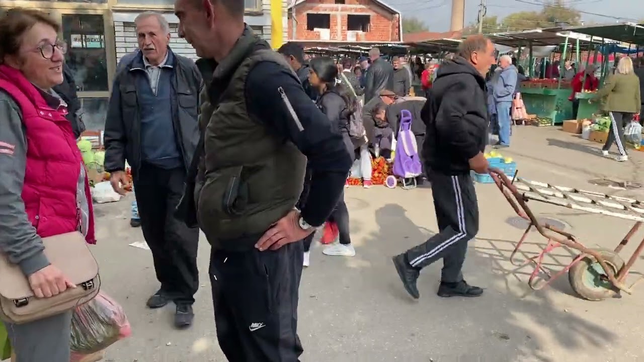 Leskovačka pijaca subotom/  zimnica