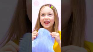 🦶🧼 Clean Feet Fun! Easy Bath Trick for Kids!
