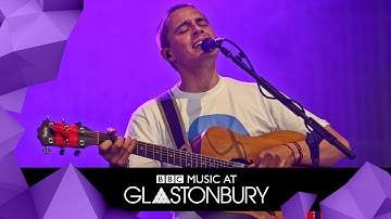 Dermot Kennedy - Outnumbered (Glastonbury 2019)