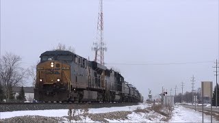 Trrs 425 Csx 5280 Leads Q335 - The Chase Is On