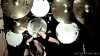 Pete Parada of The Offspring plays 