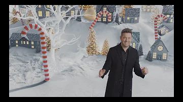 Michael Bublé - Let It Snow! [10th Anniversary] (Official Music Video)