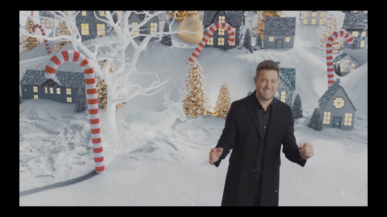 ⁣Michael Bublé - Let It Snow! [10th Anniversary] (Official Music Video)