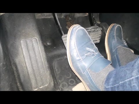 Video: Chevy s10'da debriyaj pedalını nasıl düzeltirsiniz?