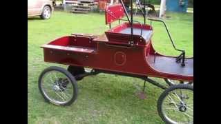 1901 Curved Dash Oldsmobile Replica by Dennis G. Brown and Friends