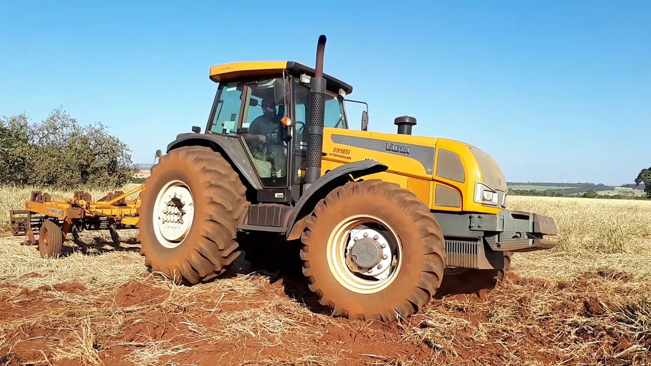 TRATORMEC...VALTRA BH 185i COM SUBSOLADOR NA TERRA DURA E SECA...