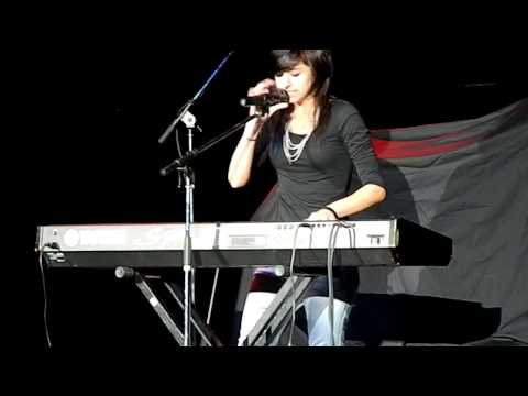 Christina Grimmie Singing "Just A Dream" At the Clear Water Flordia Concert