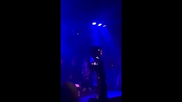 SCRIM DISSES BONES WHILE PERFORMING ON STAGE!!!