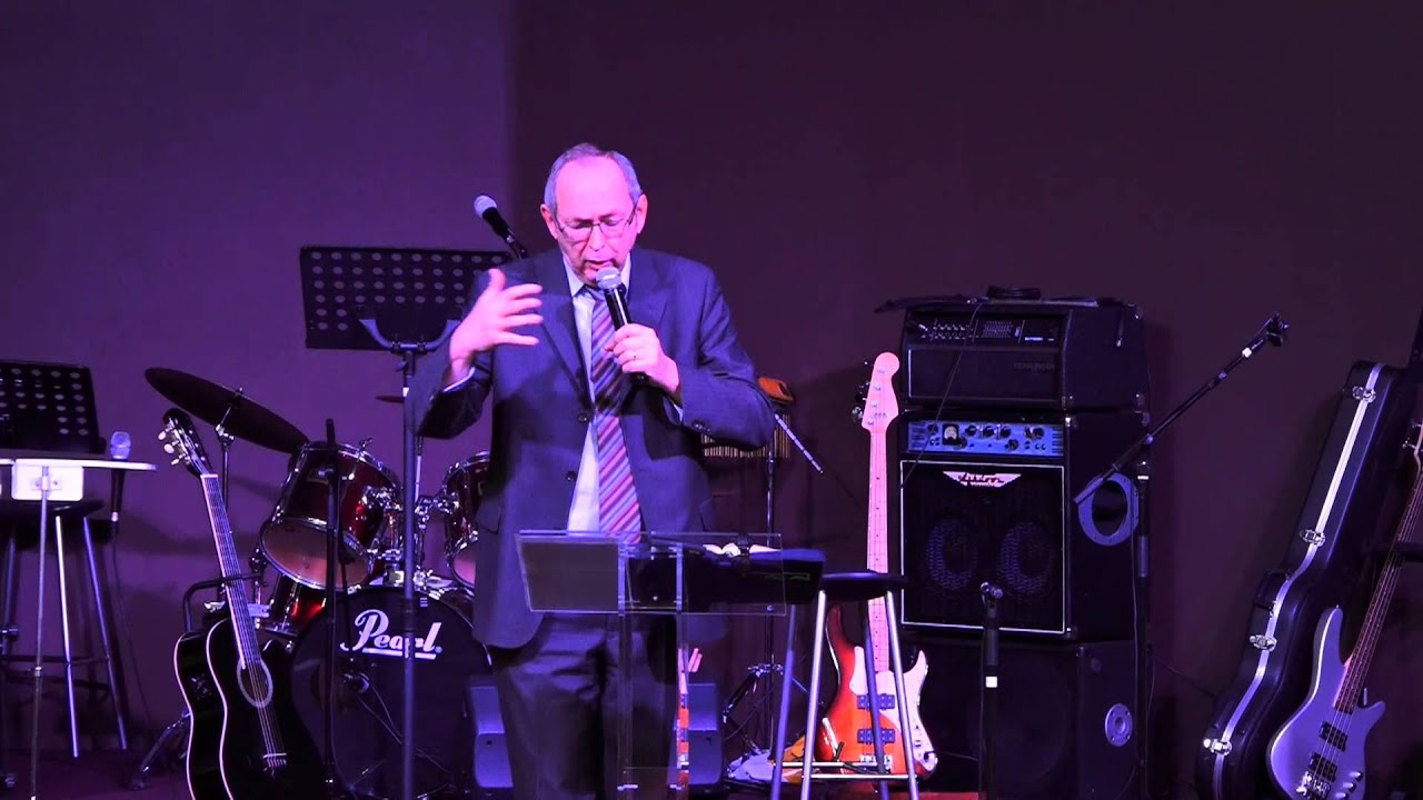 Les noces de Cana,l'eau changée en vin fut le premier miracle de Jésus.