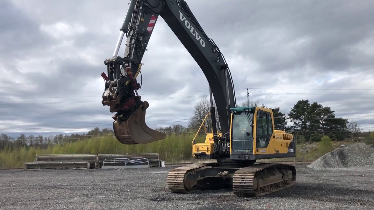 VOLVO EC290BLC - YouTube