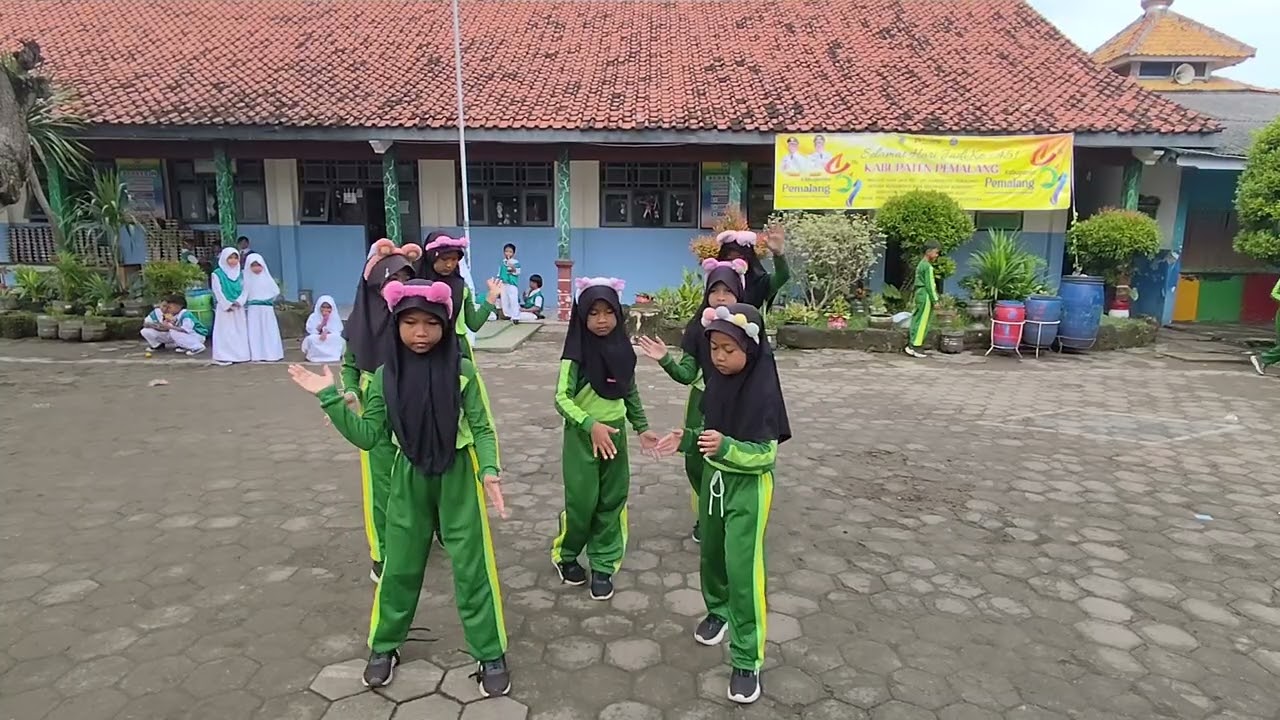 Kelompok senam TABOLABALE Kelas 4 SD 6 PELUTAN