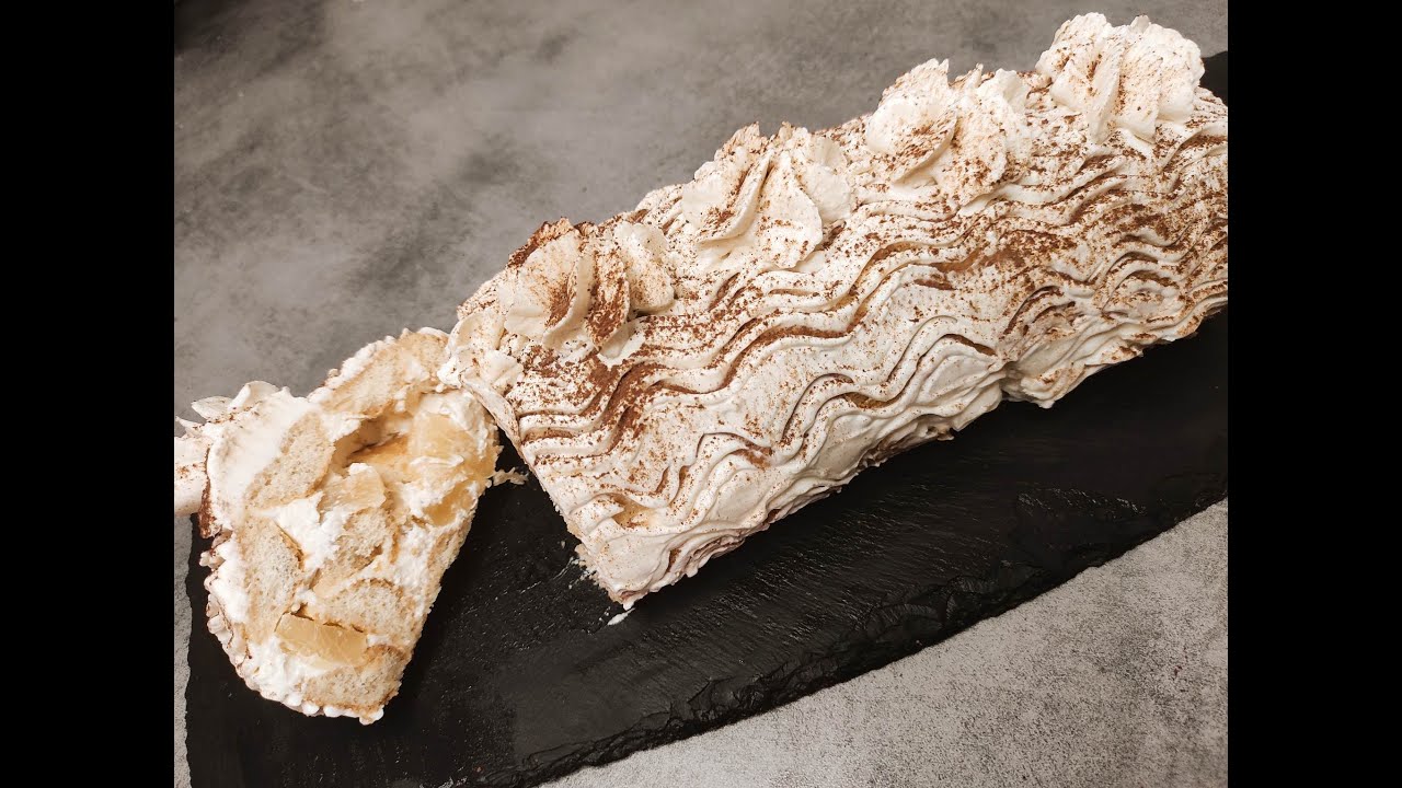 Bûche de Noël  à l'ananas: une explosion de saveurs pour les fêtes !