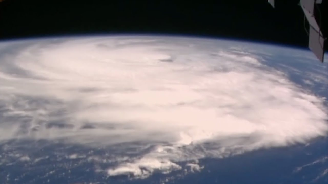 Hurricane Erin looks huge in views from space station