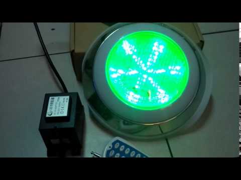 Nozzle air mancur dengan LED multicolor pada kolam   | Laminar by Pentair. 