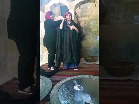 عرض لباس الزي السلطي الأردني عرض للجنة المرأة فب مبادرة طوف وشوف السياحية