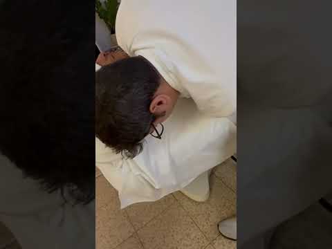 הדגמה של טיפול בבעיית כתף המשלב עיסוי רפואי וטכניקות מעולם האוסטיאופתיה