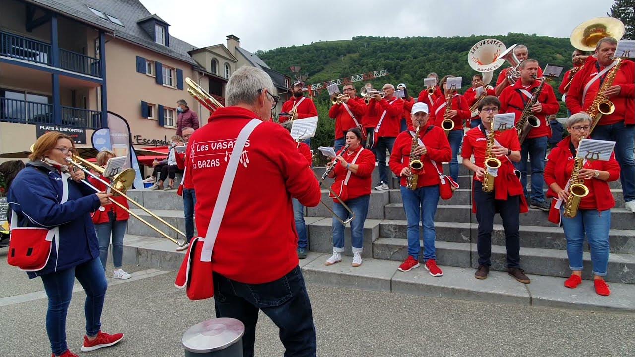 LEVEZ LES MAINS EN L