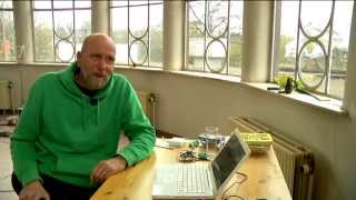 Beeldengroep Op Gebouw De Holland Verwijderd.