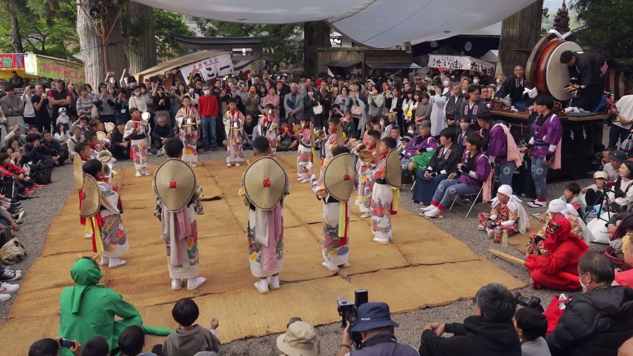 321.どぶろく祭り1014 闘鶏楽 引き画_Shirakawa-go movie images - Autumn | Shirakawa village, Japan