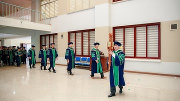 Nghi thức rước quyền trượng tại lễ tốt nghiệp dược sĩ, bác sĩ y khoa năm 2023