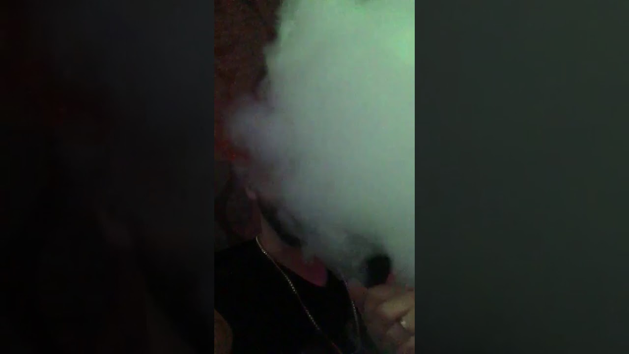 Shisha rauchen in der Adara Lounge Berlin 2019 2/2