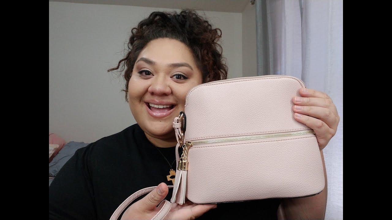 ASMR what's in my Purse (Whisper) Gum Chewing