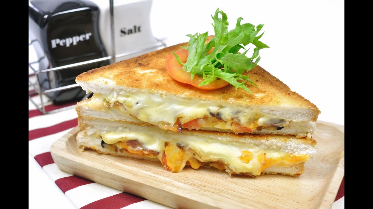 แซนวิชเบคอนครีมชีส Bacon Cream Cheese Sandwich