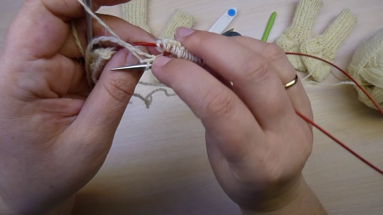 Мастер-класс Носочки для недоношенных детей (два сразу)/ Клуб 28 петель #1