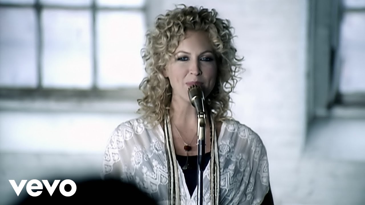 Little Big Town - I'm With The Band (Official Music Video) Little Big Town - I'm With The Band (Official Music Video)