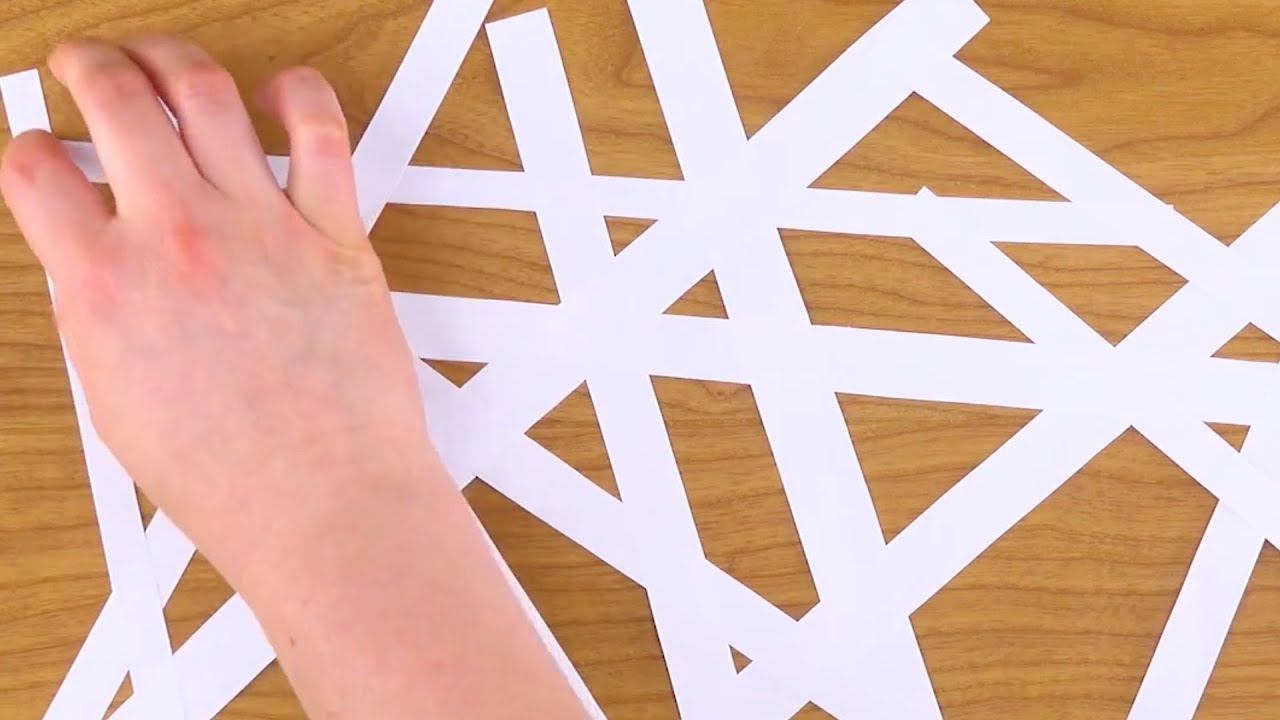 乱格子状の紙をチョコケーキの上に乗せる そして粉をふりかける Youtube