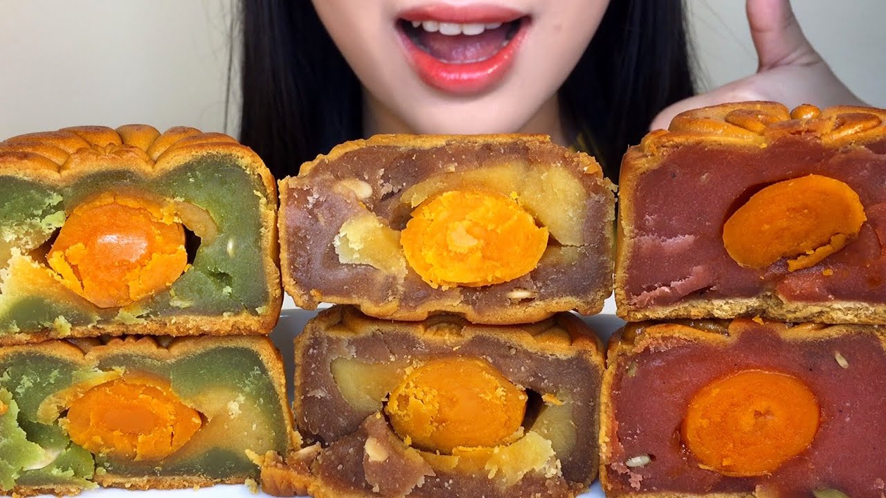 ASMR eating Mooncakes 🥮 (Lotus , Golden Starlight, Noble Delight with Single Yolk) | MIRA’s Mukbang