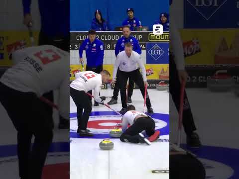 🫣 Le curling, c'est vraiment dangereux... #shorts #curling