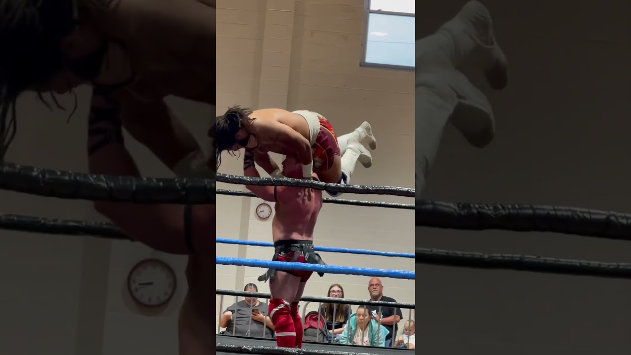 Shane Mercer impressive military press slam 