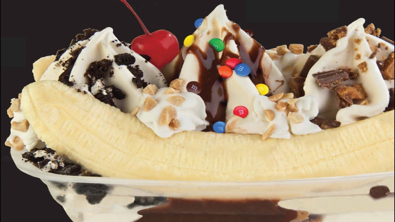 Wienerschnitzel Candy Banana Split Review - Wreckless Eating - YouTube