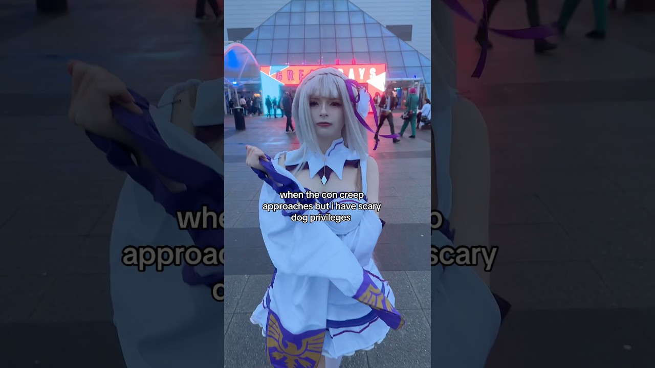 LMAO I LOOK SO WEIRD IN THIS (im ram) #rezero #ramcosplay #remcosplay #emiliacosplay #megacon