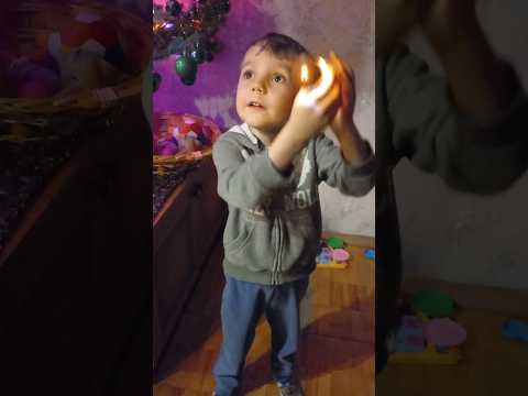 Класний ліхтарик і діафільм одночасно. #длядітей #bogdanlife #vlogmas2023 #life #подарунок