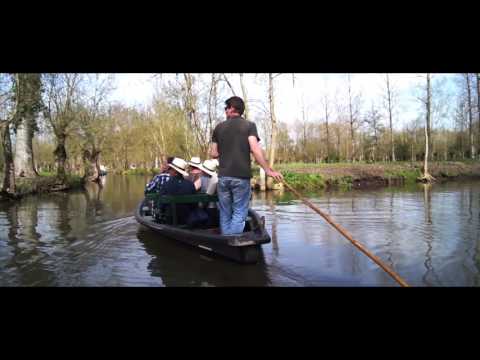 Video-thumbnail van Camping l