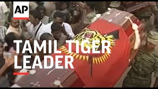 Hundreds grieve for slain Tamil Tiger leader screenshot 5