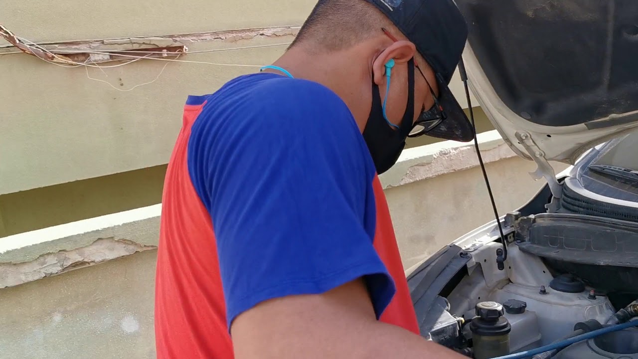 How to check freon in Hyundai Tucson - YouTube