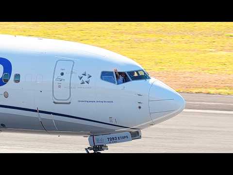 SUPER KIND UNITED PILOTS waving to us at Madeira Airport
