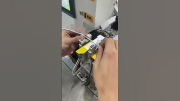 Wire folding labeling machine is mainly used for applying labels to wires #labelingmachine #labeler