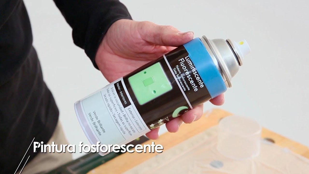Cómo aplicar pintura fosforescente 