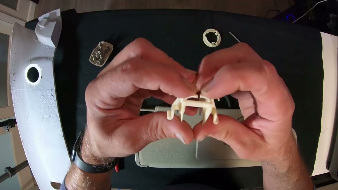 2003 2004 2005 2006 2007 Hummer H2 SunVisor Removal