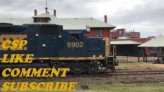 [CSXT]6902 GP40-2 & 2345 Road Slug Leads F736-27 Rounding The Curve In Fay NC Headed To Vander NC