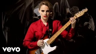 Video thumbnail of "Anna Calvi - Suzanne and I (Official Video)"