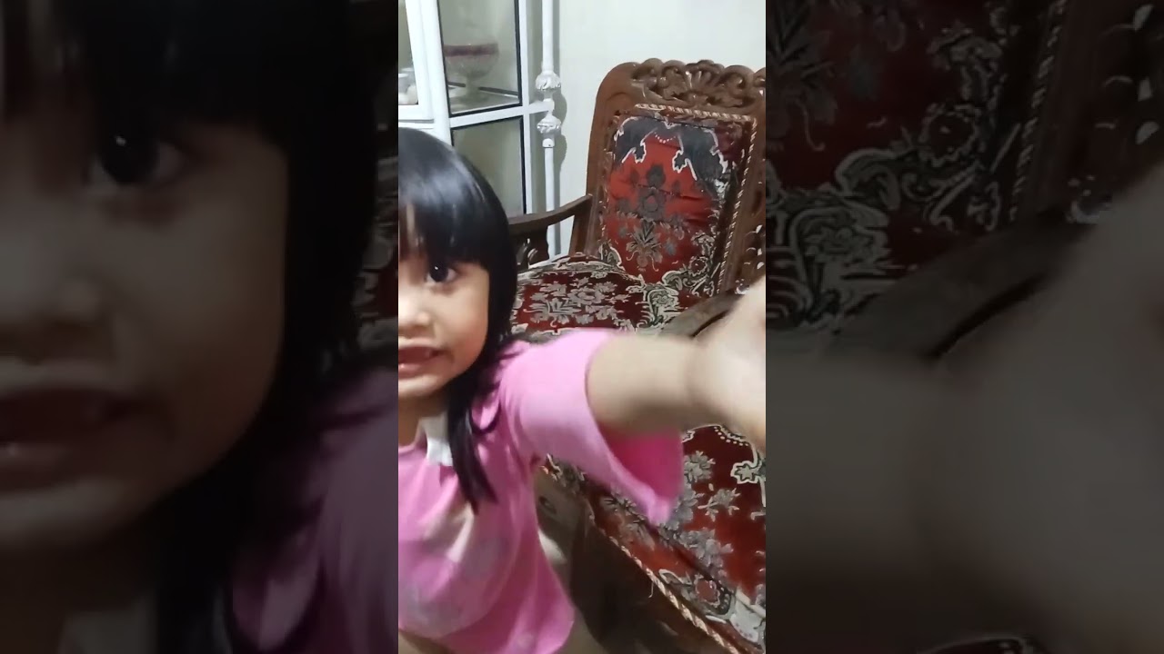 Rere nungguin ayah pulang sampai jam 10 malam