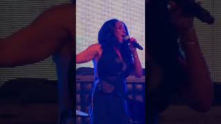 Do Unto Me” in Amsterdam… a fan favorite I rarely sing 💫